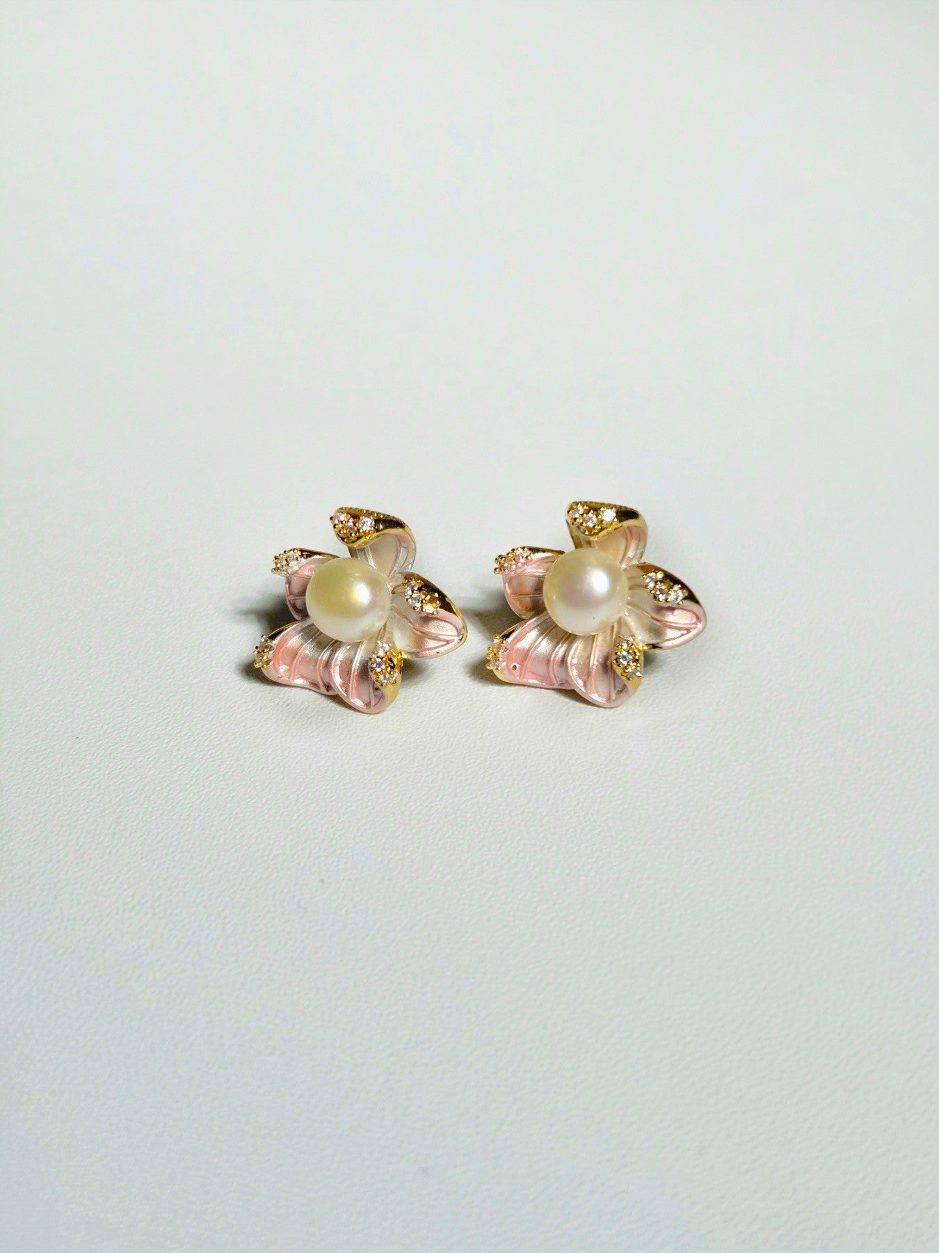 EOR0001 Stud Pearl Earrings