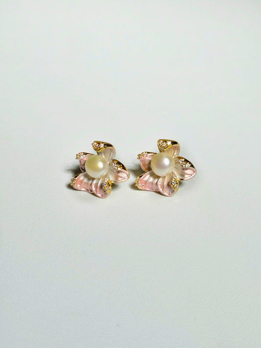 EOR0001 Stud Pearl Earrings