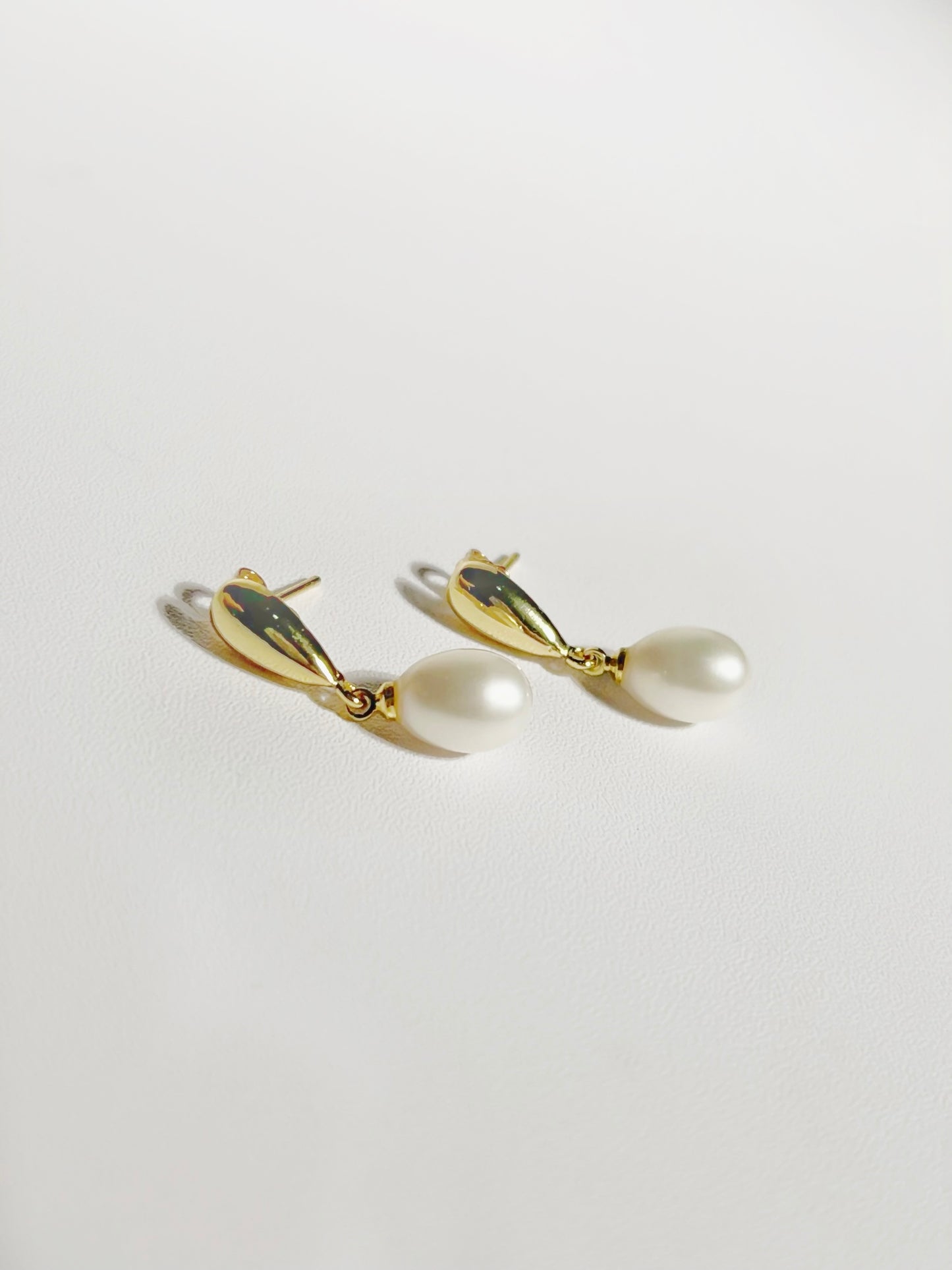 EOR0006 Dangle Pearl Earrings