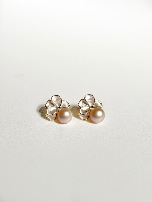 EOR0008 Stud Pearl Earrings