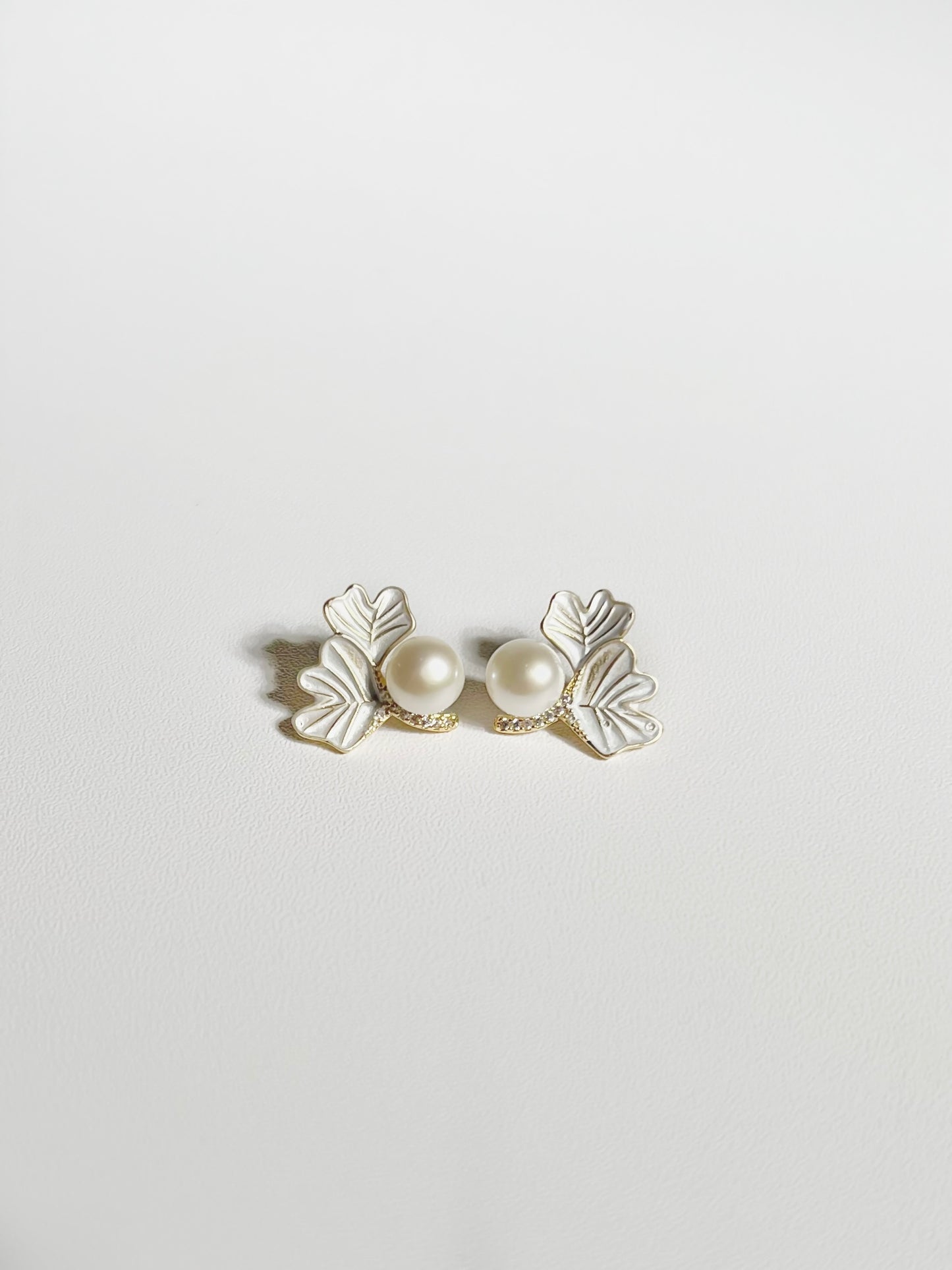 EOR0017 Stud Pearl Earrings