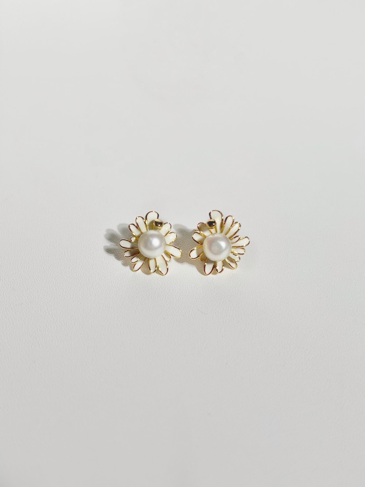 EOR0022 Stud Pearl Earrings
