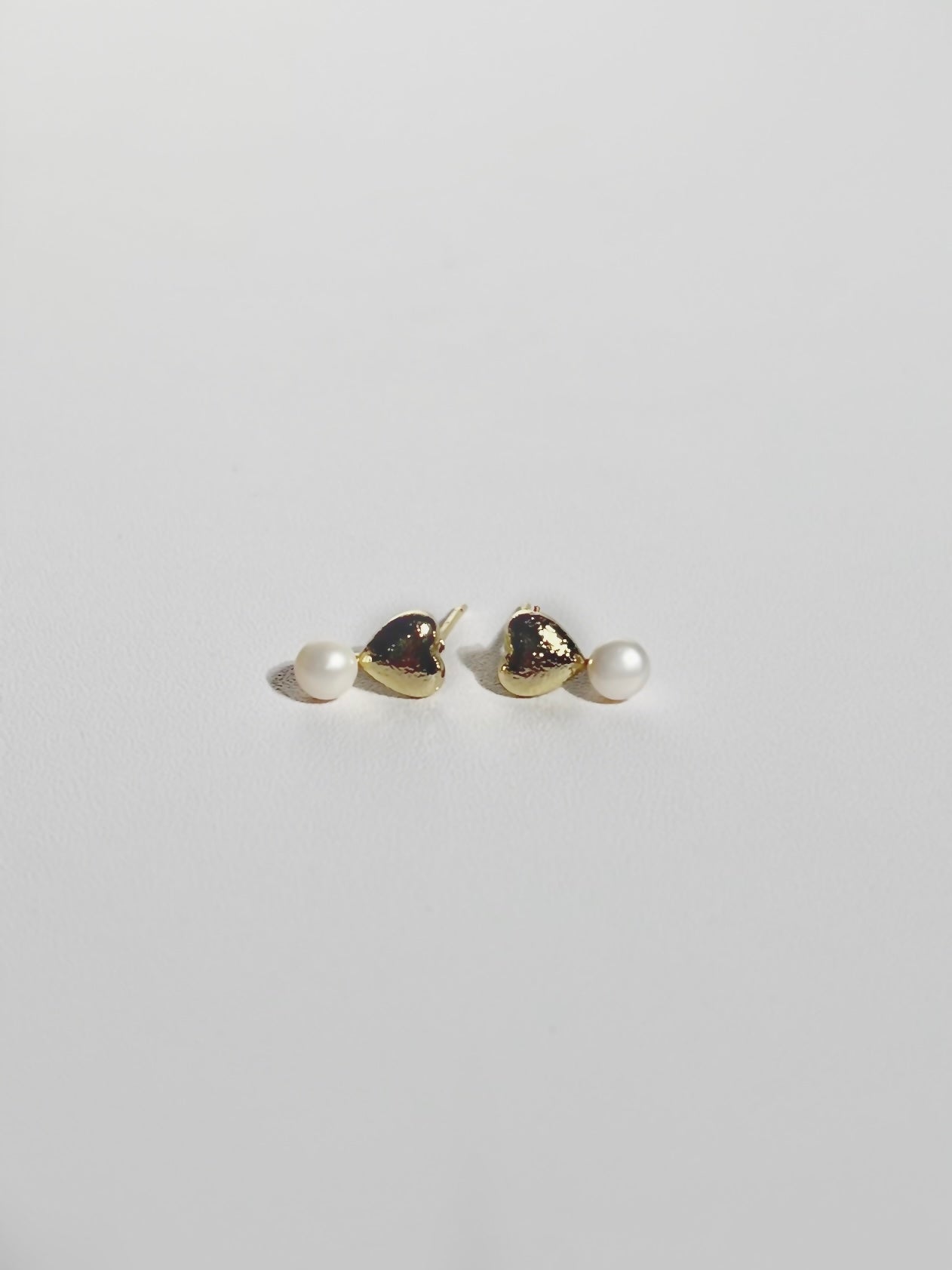 EOR0025 Stud Pearl Earrings
