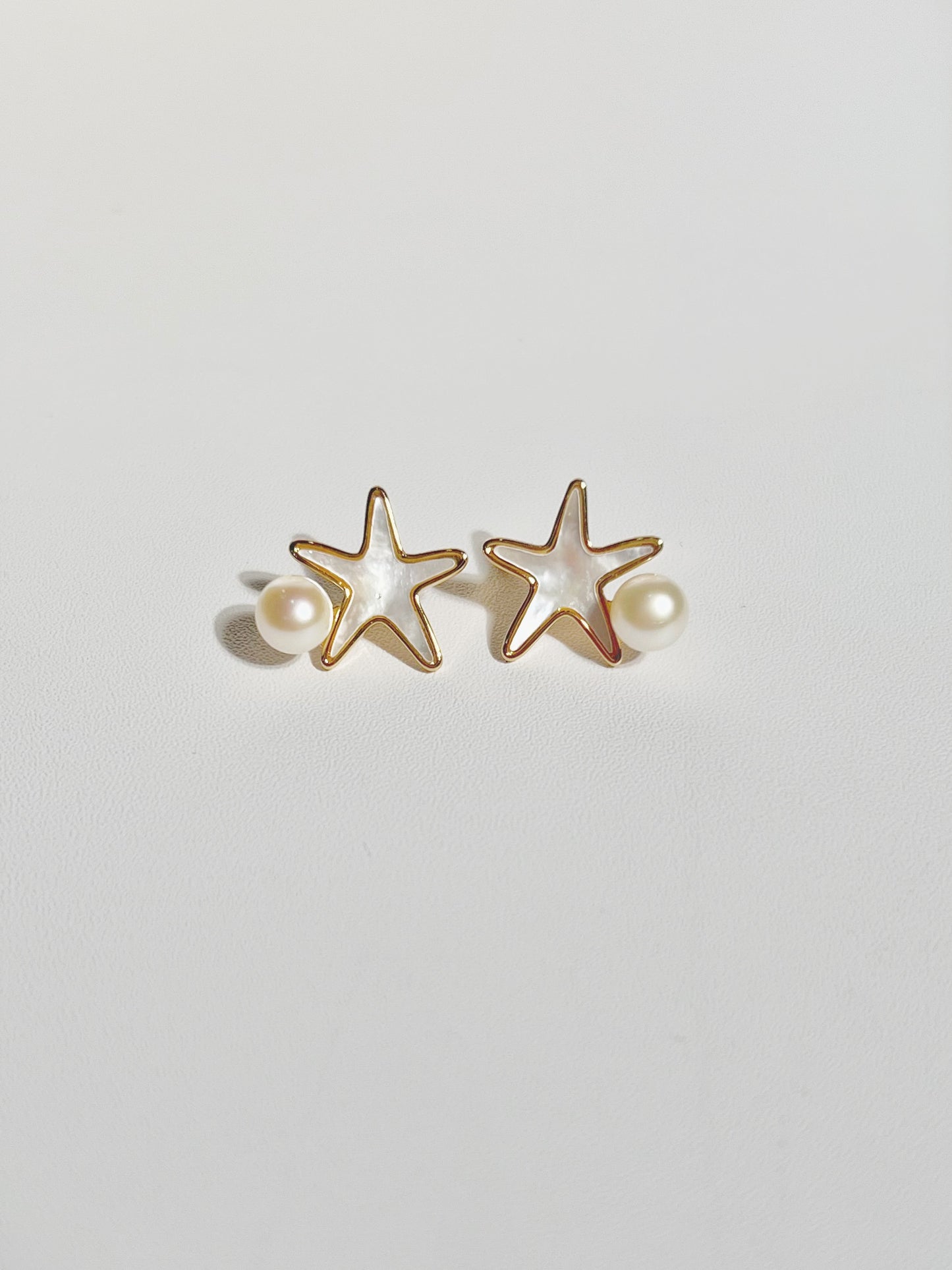EOR0030 Stud Pearl Earrings