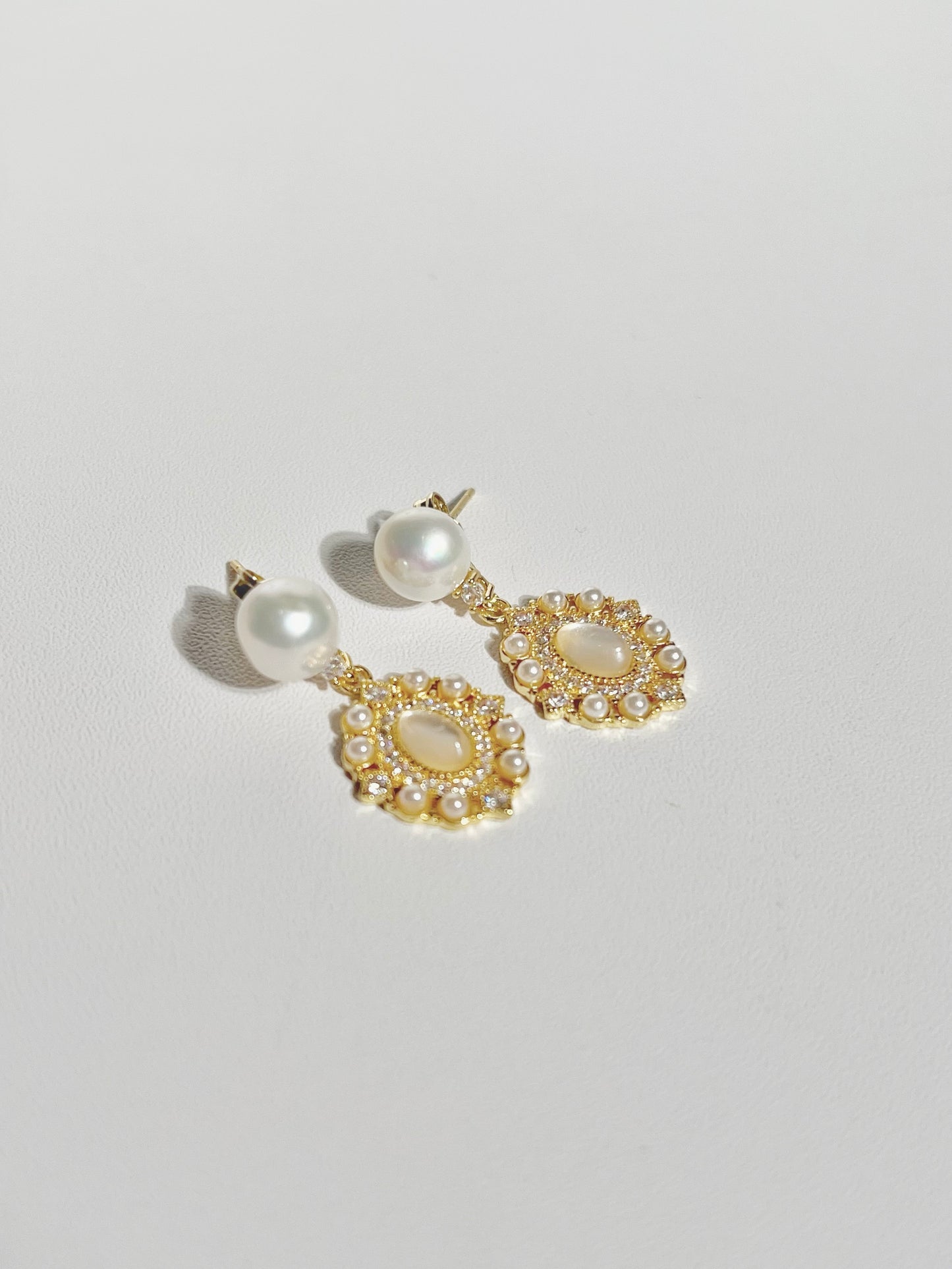 EOR0035 Dangle Pearl Earrings