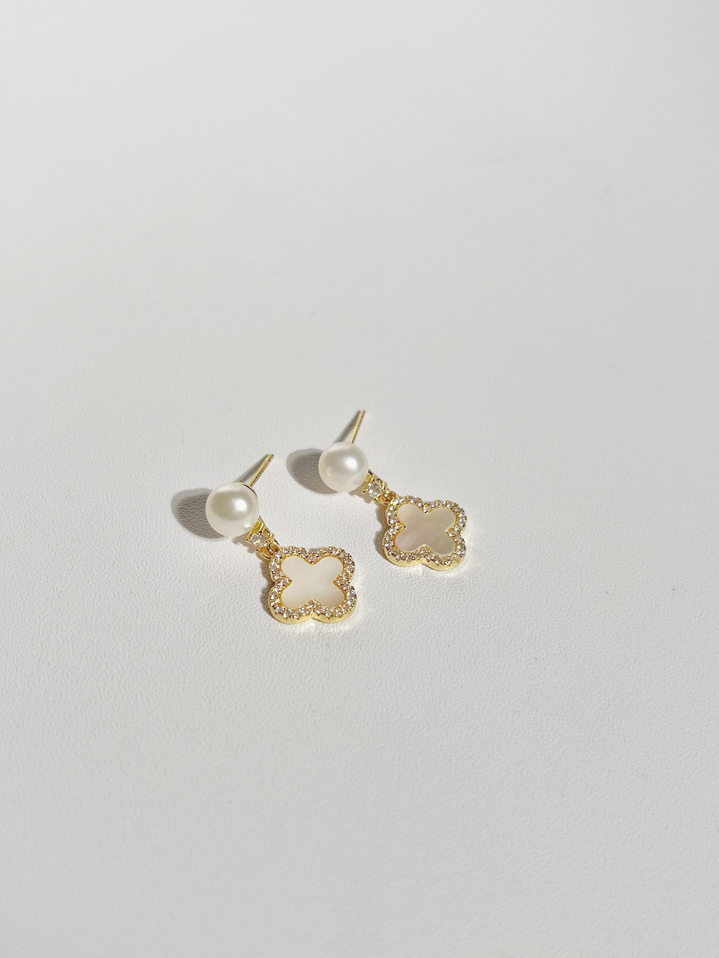 EOR0036 Dangle Pearl Earrings