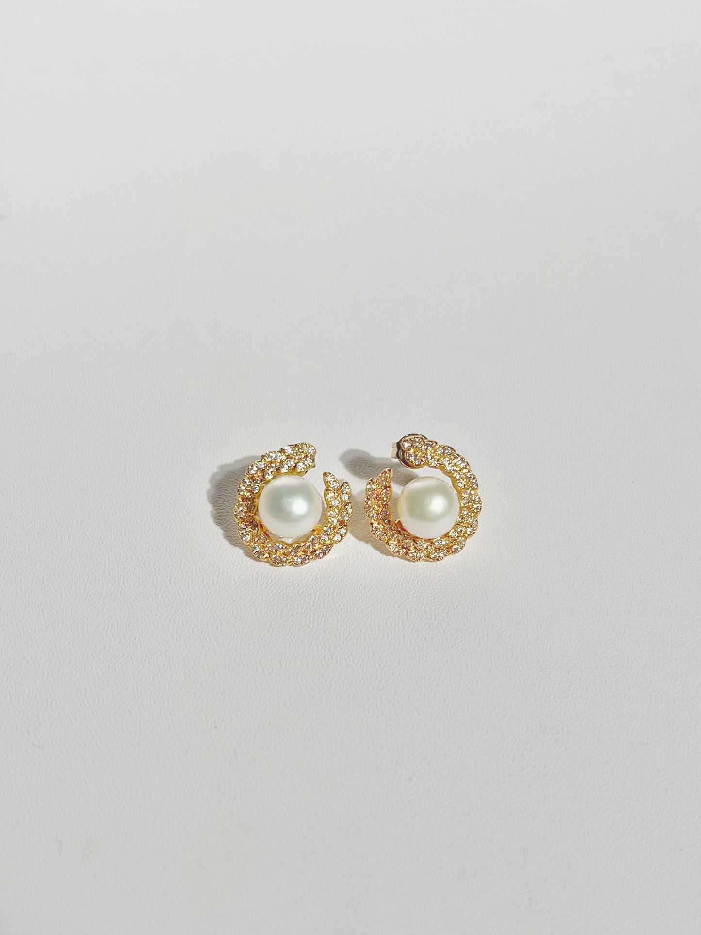 EOR0038 Stud Pearl Earrings