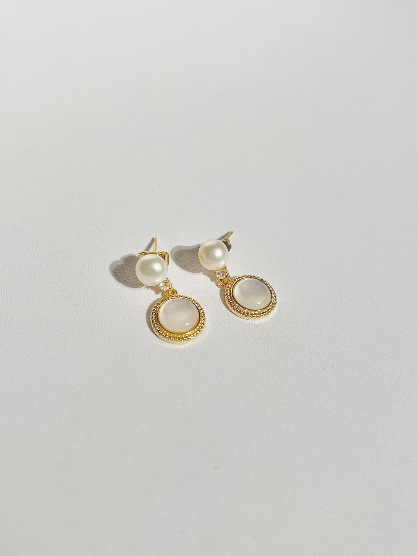 EOR0039 Dangle Pearl Earrings