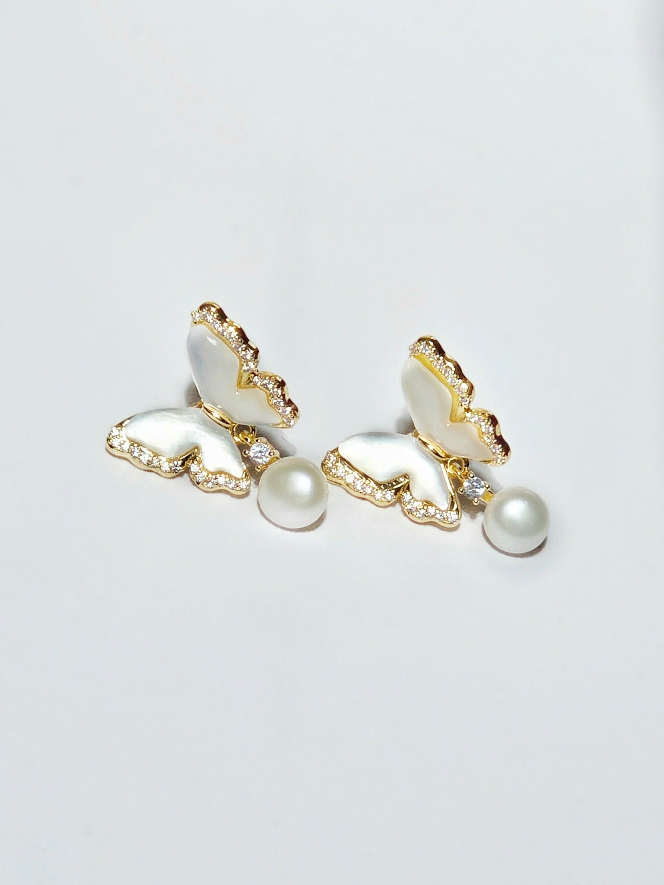 EOR0041 Dangle Pearl Earrings