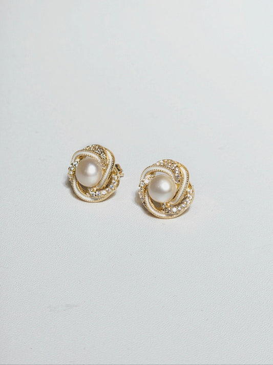 EOR0003 Stud Pearl Earrings