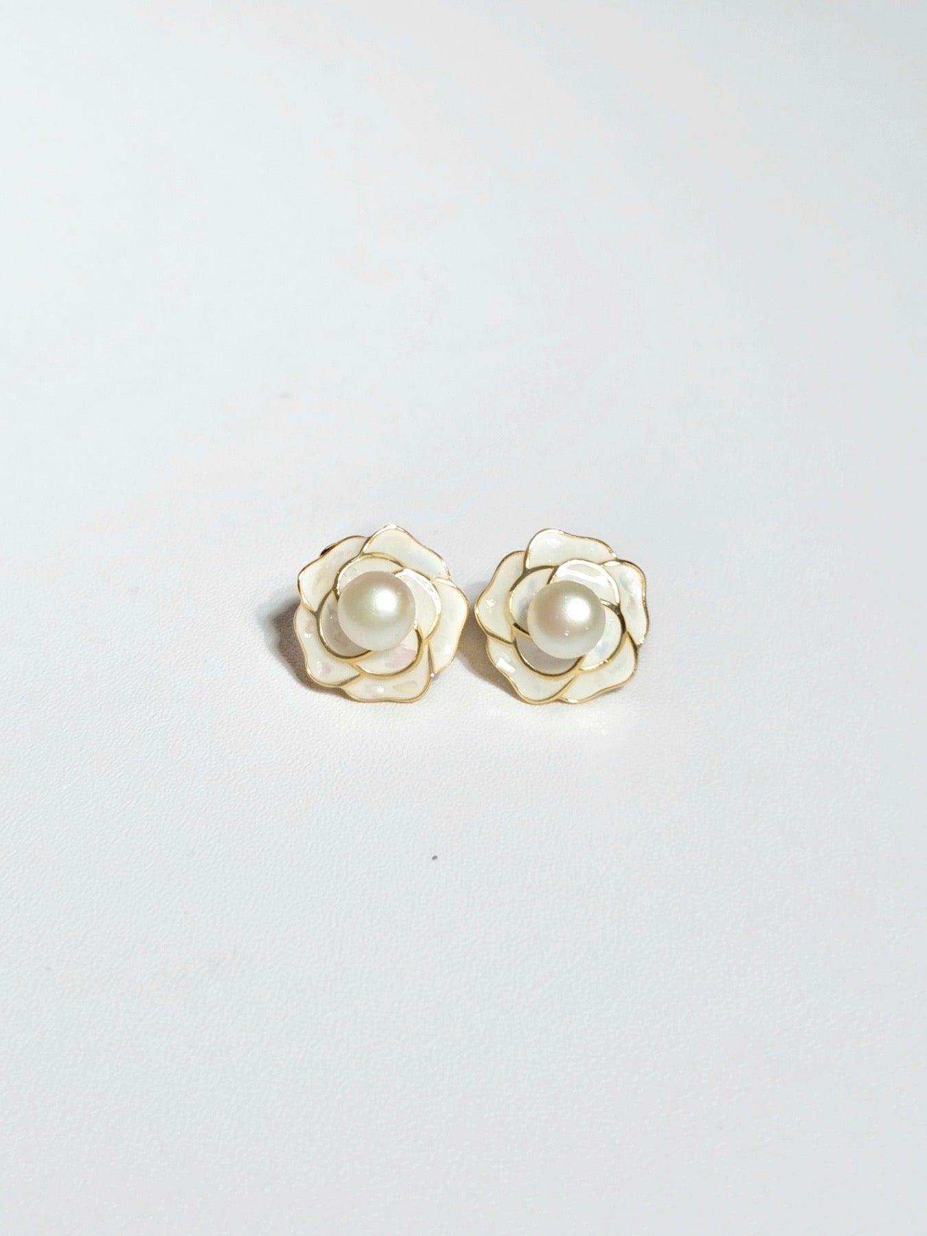 EOR0042 Stud Pearl Earrings