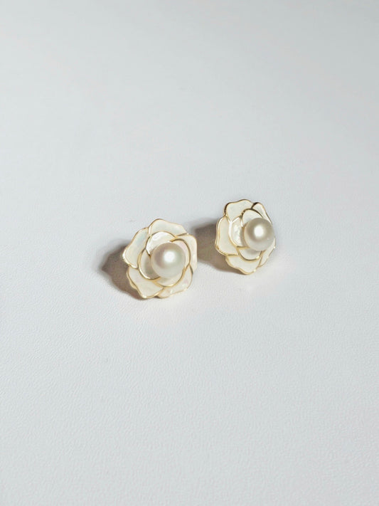 EOR0042 Stud Pearl Earrings