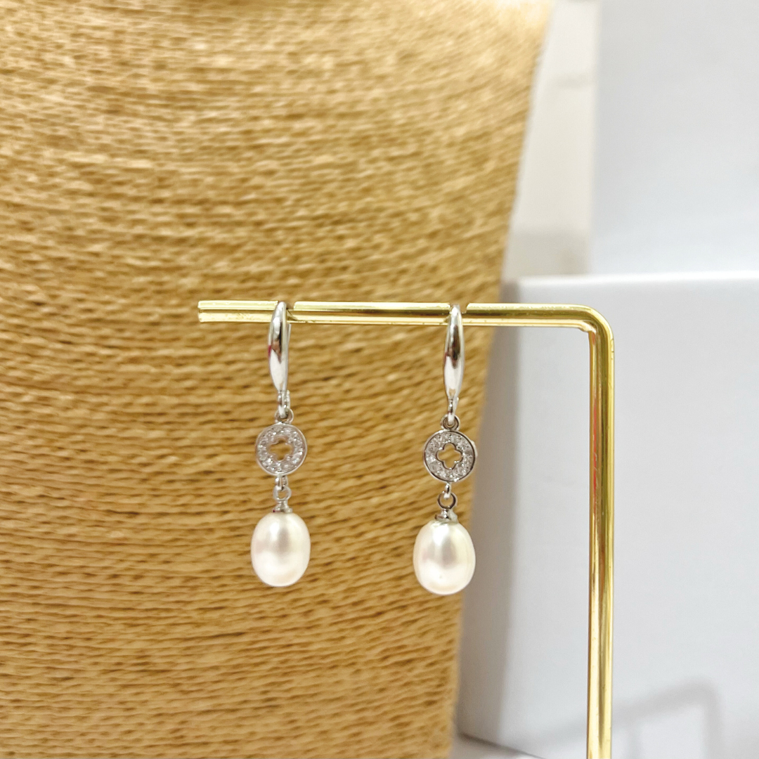 Mira Pearl Dangle Earrings