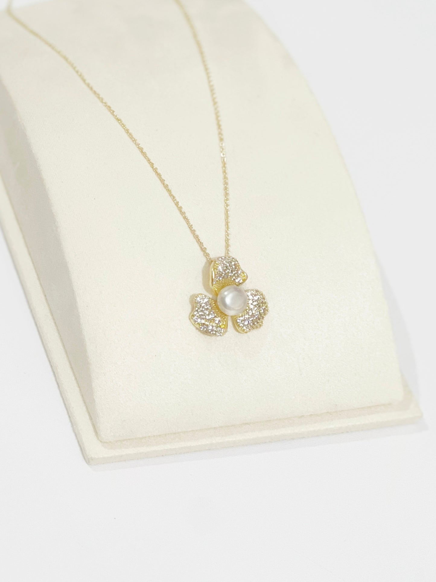 Marikit Pendant Necklace