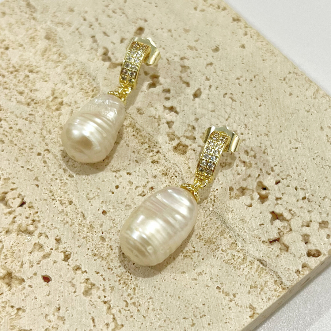 Sasha Pearl Teardrop Earrings