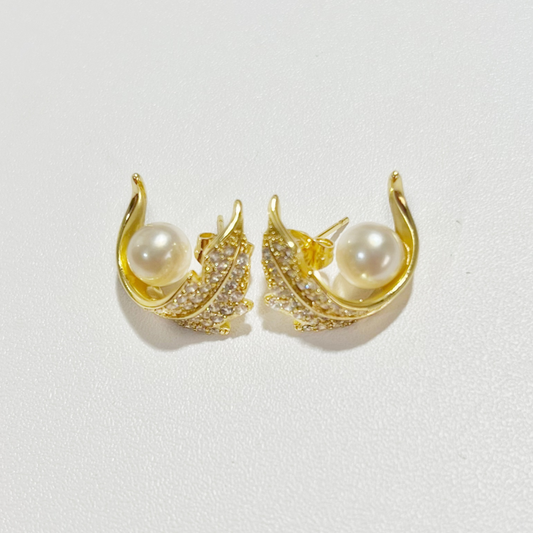 Aliya Pearl Stud Earrings