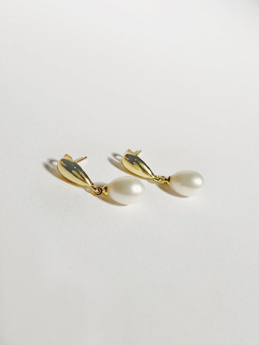 EOR0006 Dangle Pearl Earrings