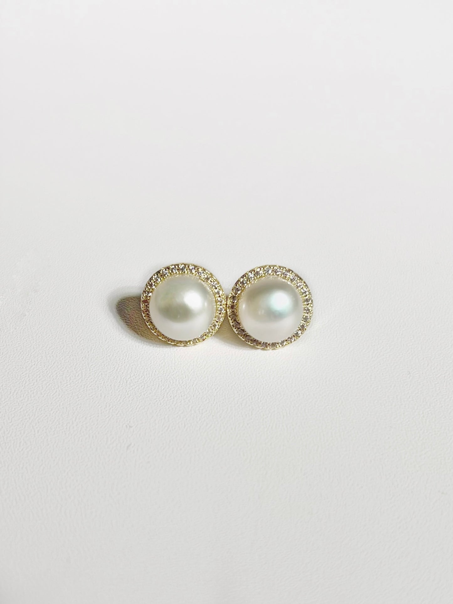 EOR0014 Stud Pearl Earrings