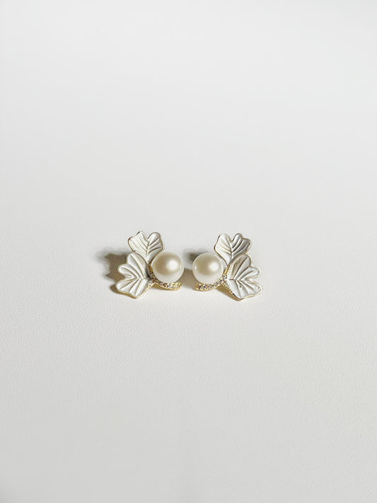 EOR0017 Stud Pearl Earrings