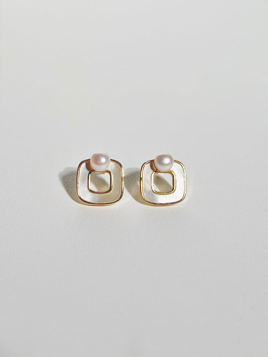EOR0027 Stud Pearl Earrings