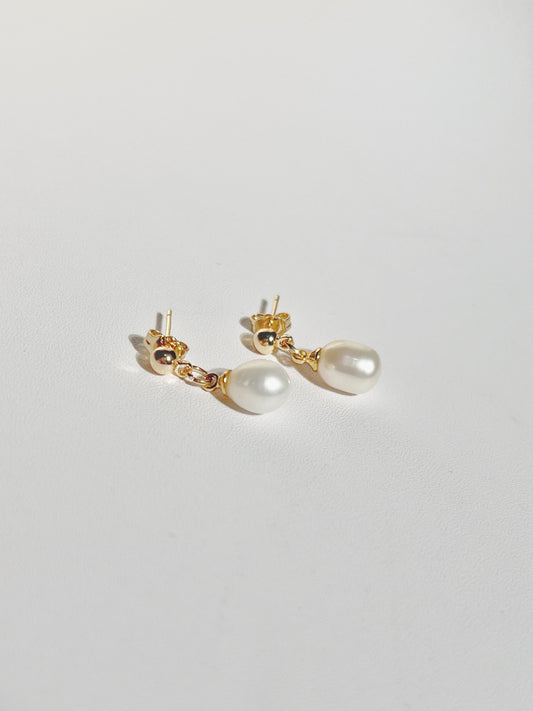 EOR0029 Dangle Pearl Earrings