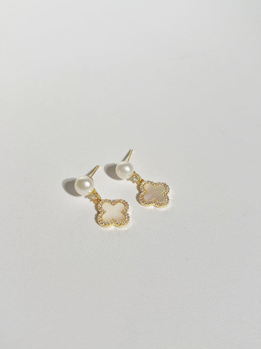 EOR0036 Dangle Pearl Earrings