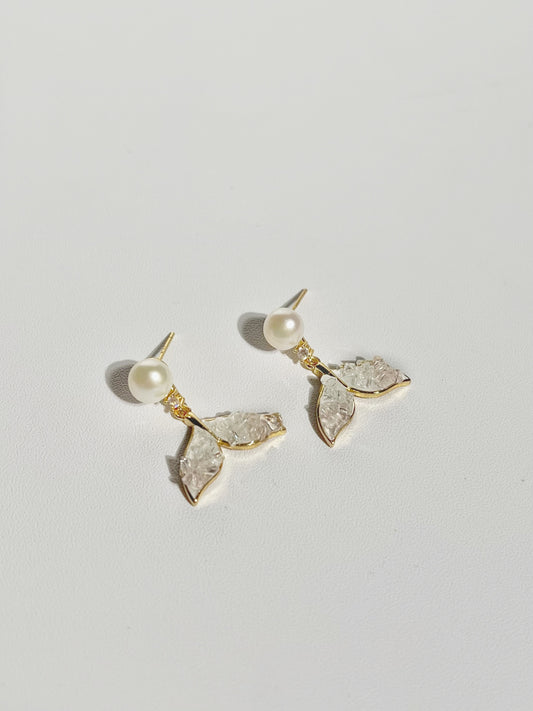 EOR0040 Dangle Pearl Earrings