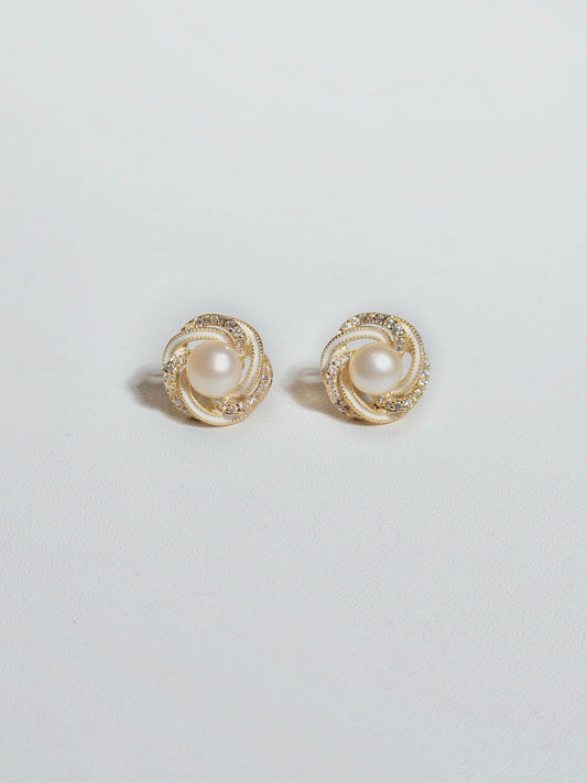 EOR0003 Stud Pearl Earrings