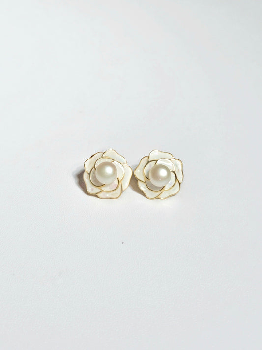 EOR0042 Stud Pearl Earrings
