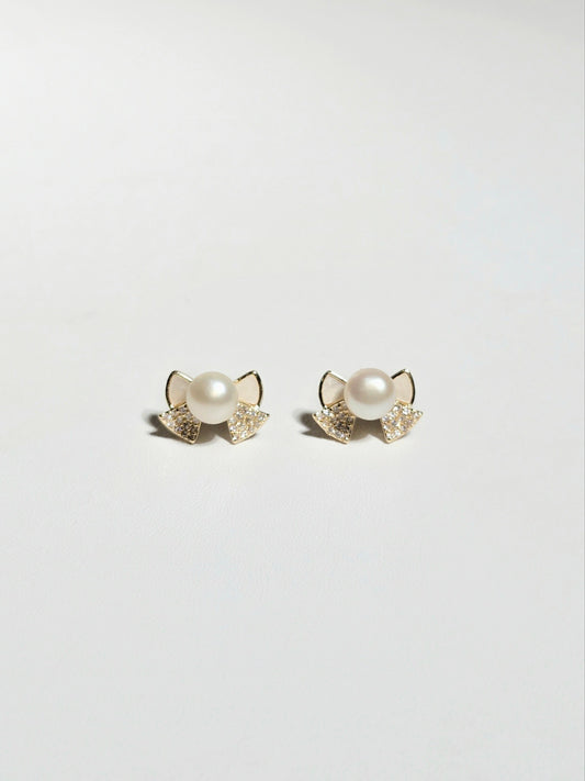EOR0044 Stud Pearl Earrings