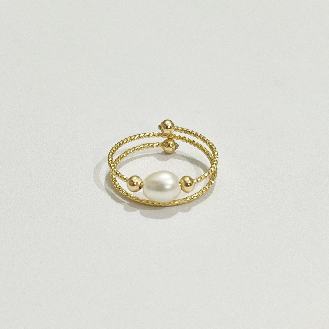 Lily Looped Ring