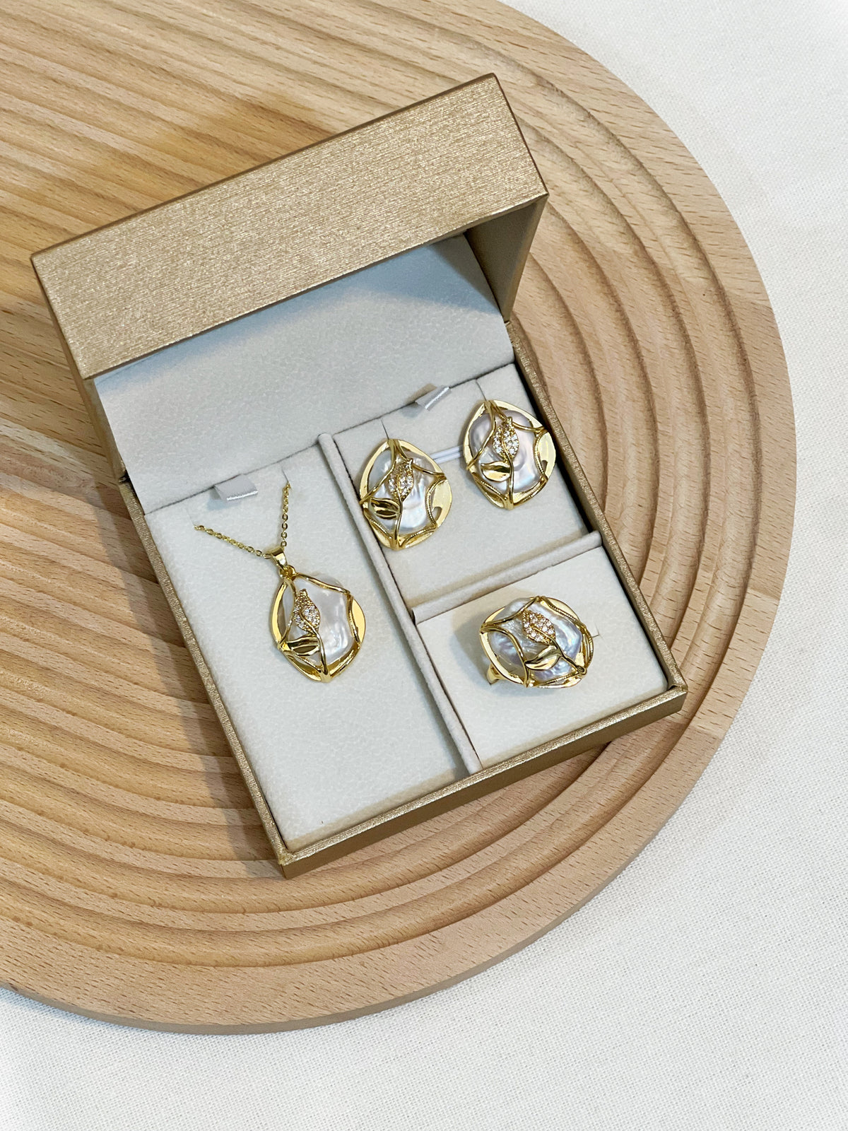Pearl Set MOMSET01