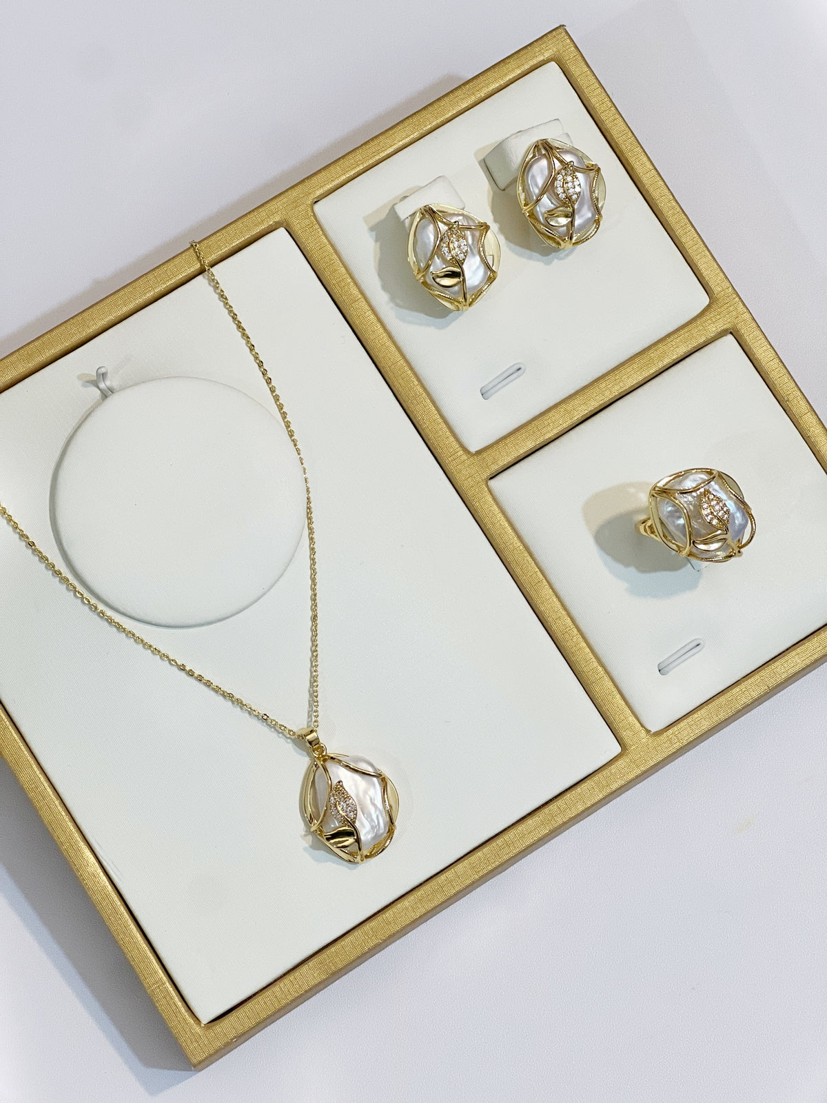 Pearl Set MOMSET01
