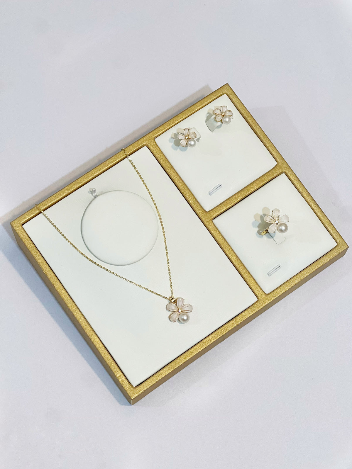 Pearl Set MOMSET03