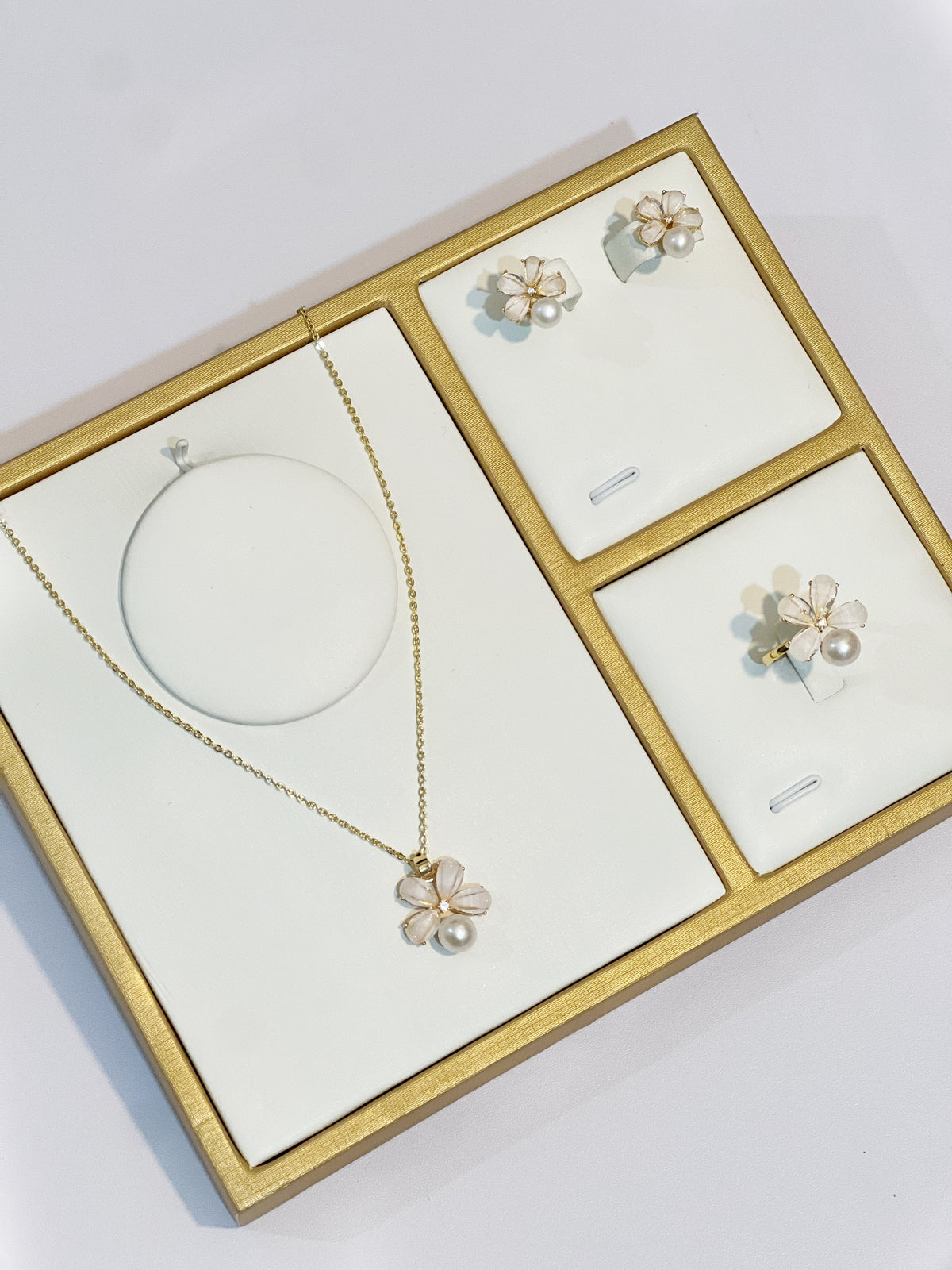 Pearl Set MOMSET03
