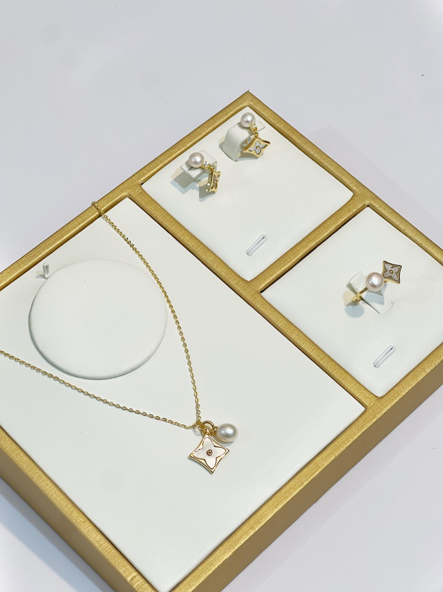 Pearl Set MOMSET04