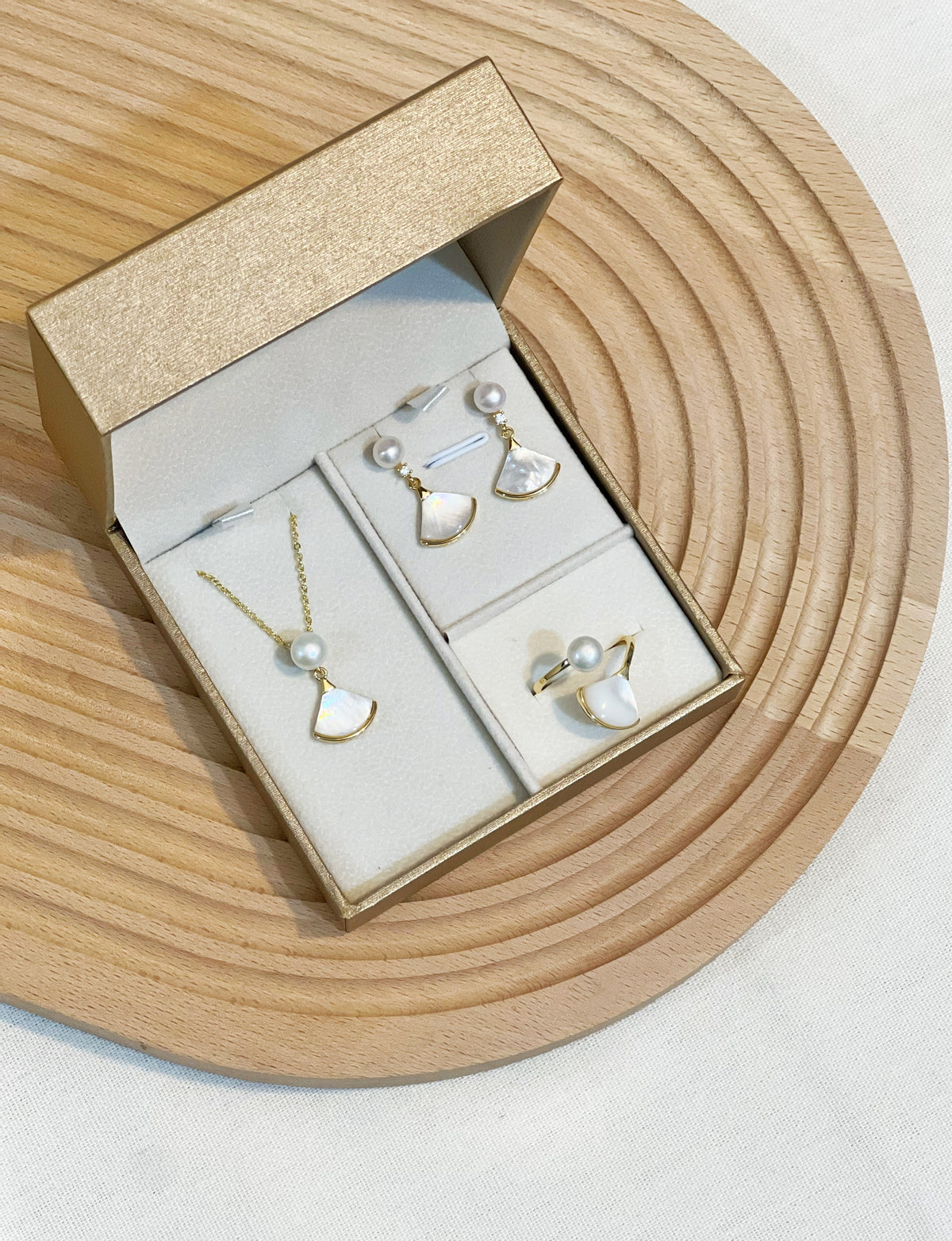 Pearl Set MOMSET05