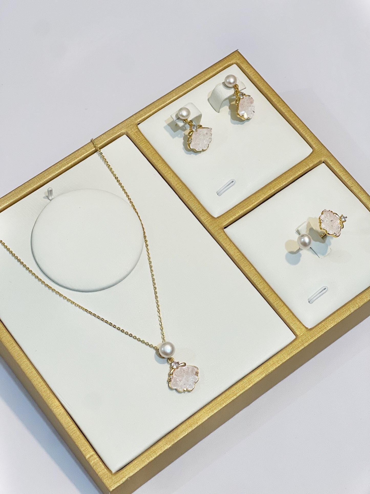 Pearl Set MOMSET06
