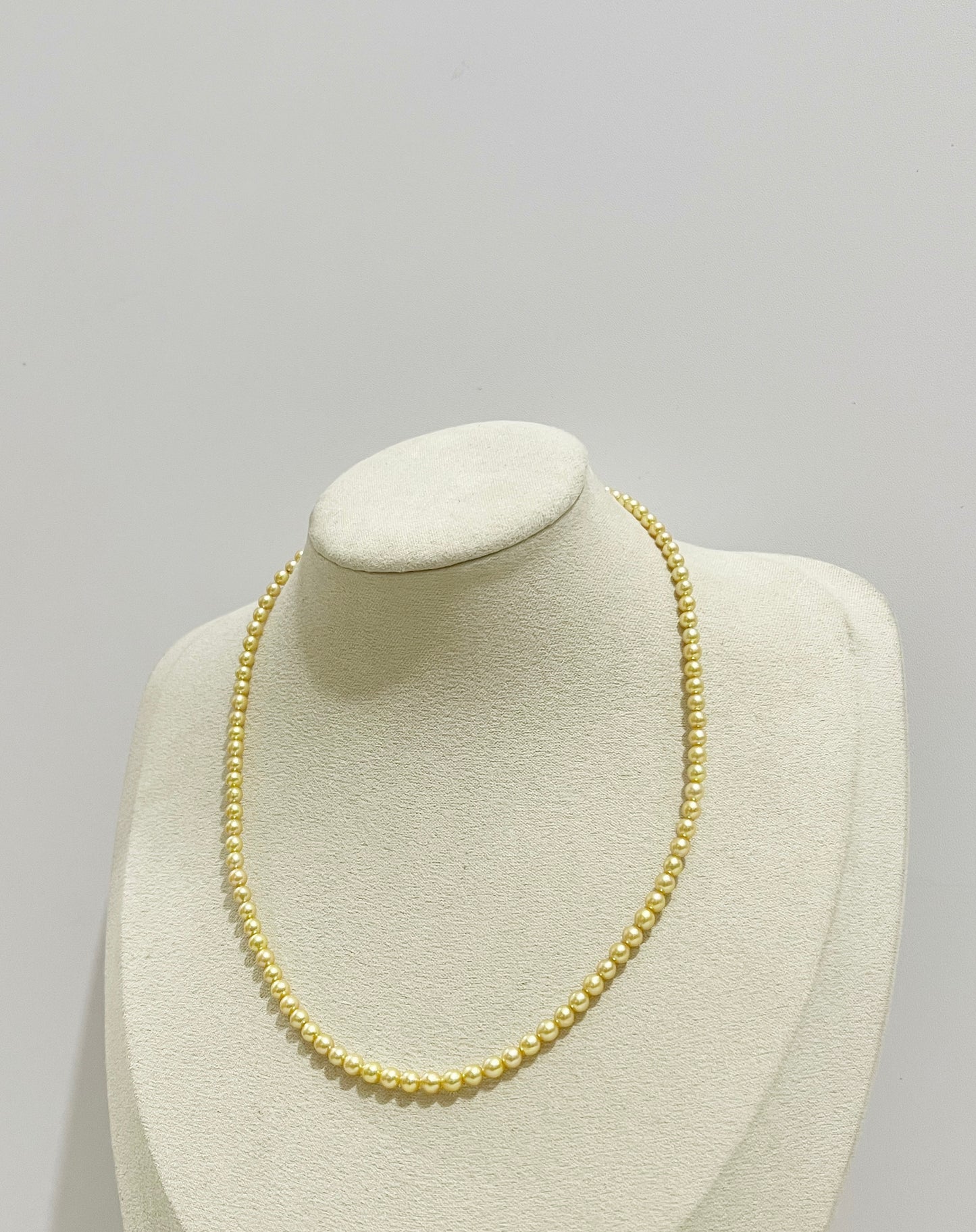 Queen Pearl Necklace